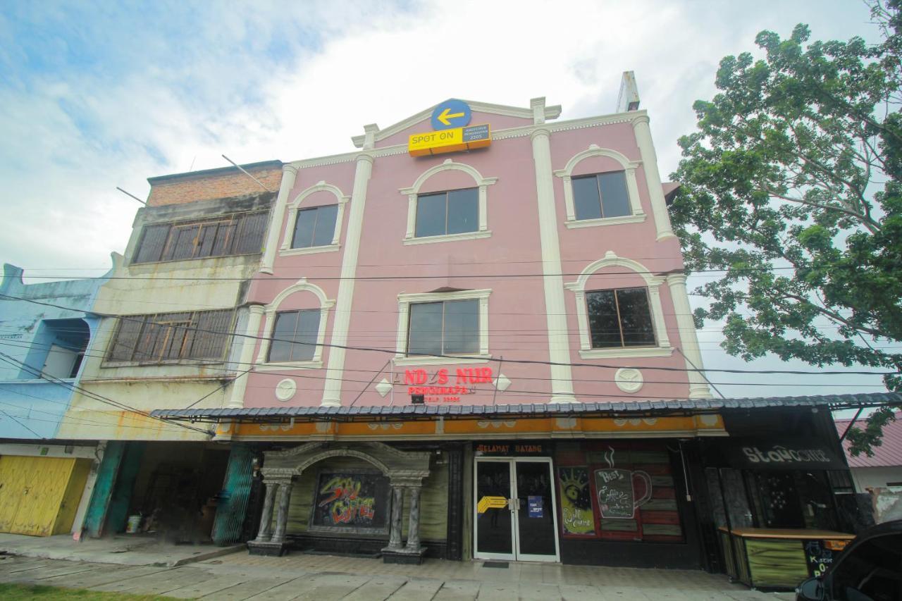 SPOT ON 2305 Andys Nur Penginapan Dumai Bagian luar foto