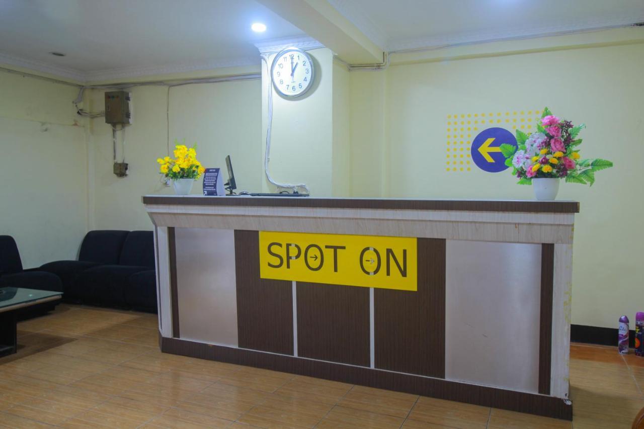 SPOT ON 2305 Andys Nur Penginapan Dumai Bagian luar foto