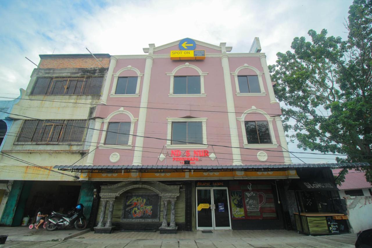SPOT ON 2305 Andys Nur Penginapan Dumai Bagian luar foto