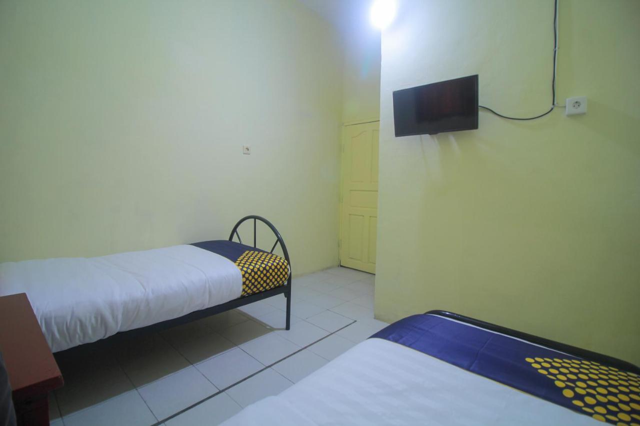 SPOT ON 2305 Andys Nur Penginapan Dumai Bagian luar foto