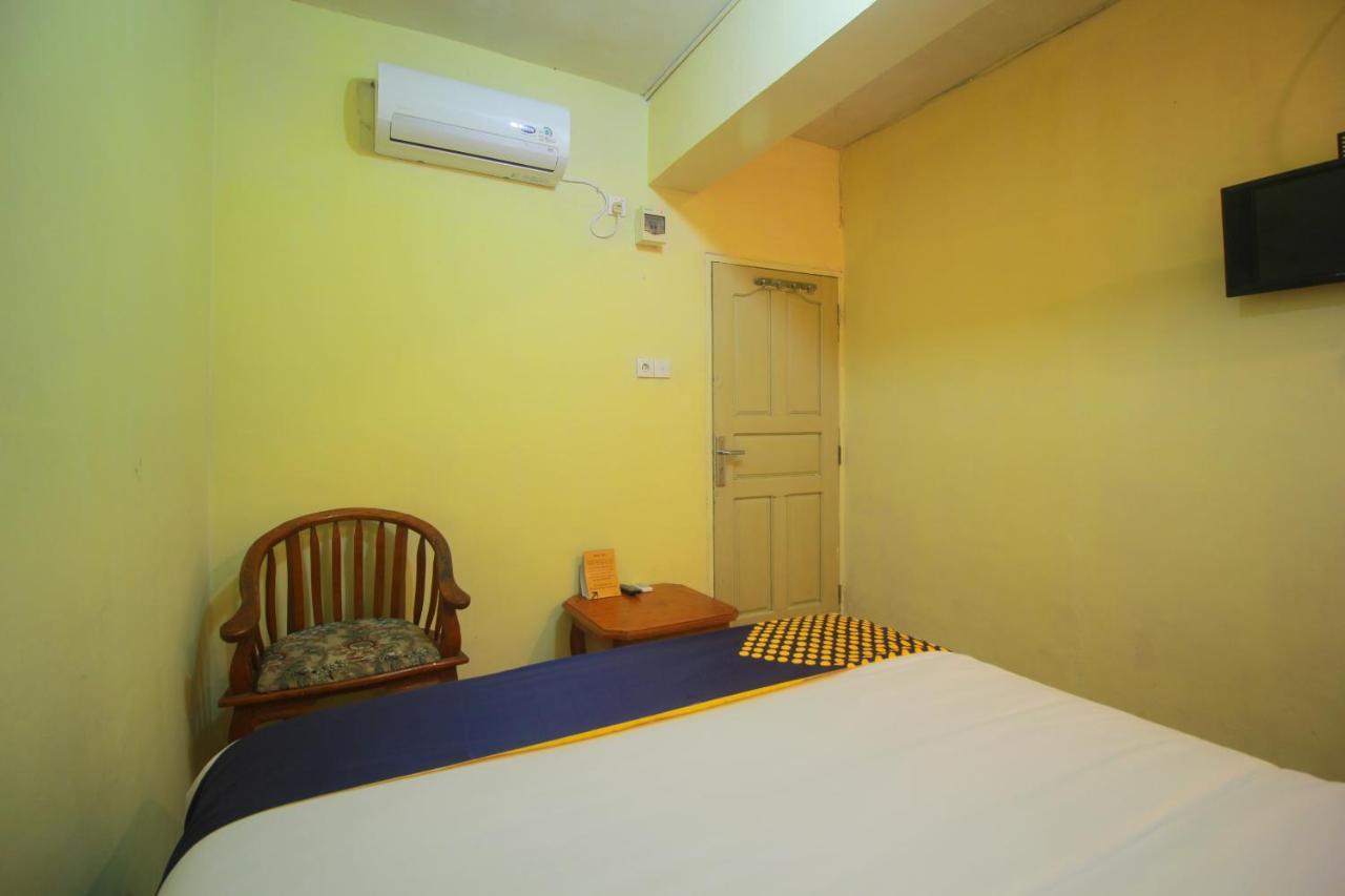 SPOT ON 2305 Andys Nur Penginapan Dumai Bagian luar foto