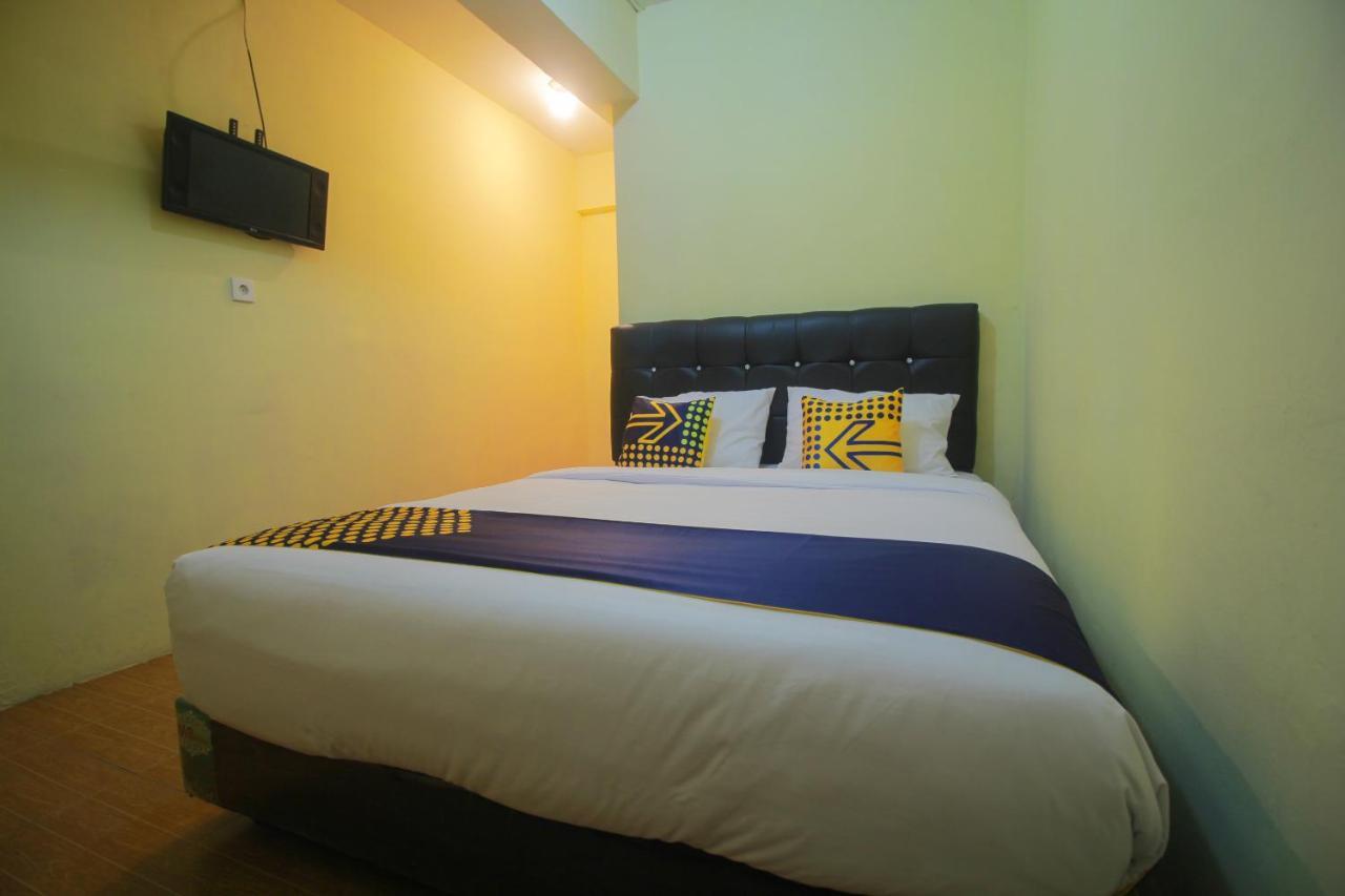 SPOT ON 2305 Andys Nur Penginapan Dumai Bagian luar foto