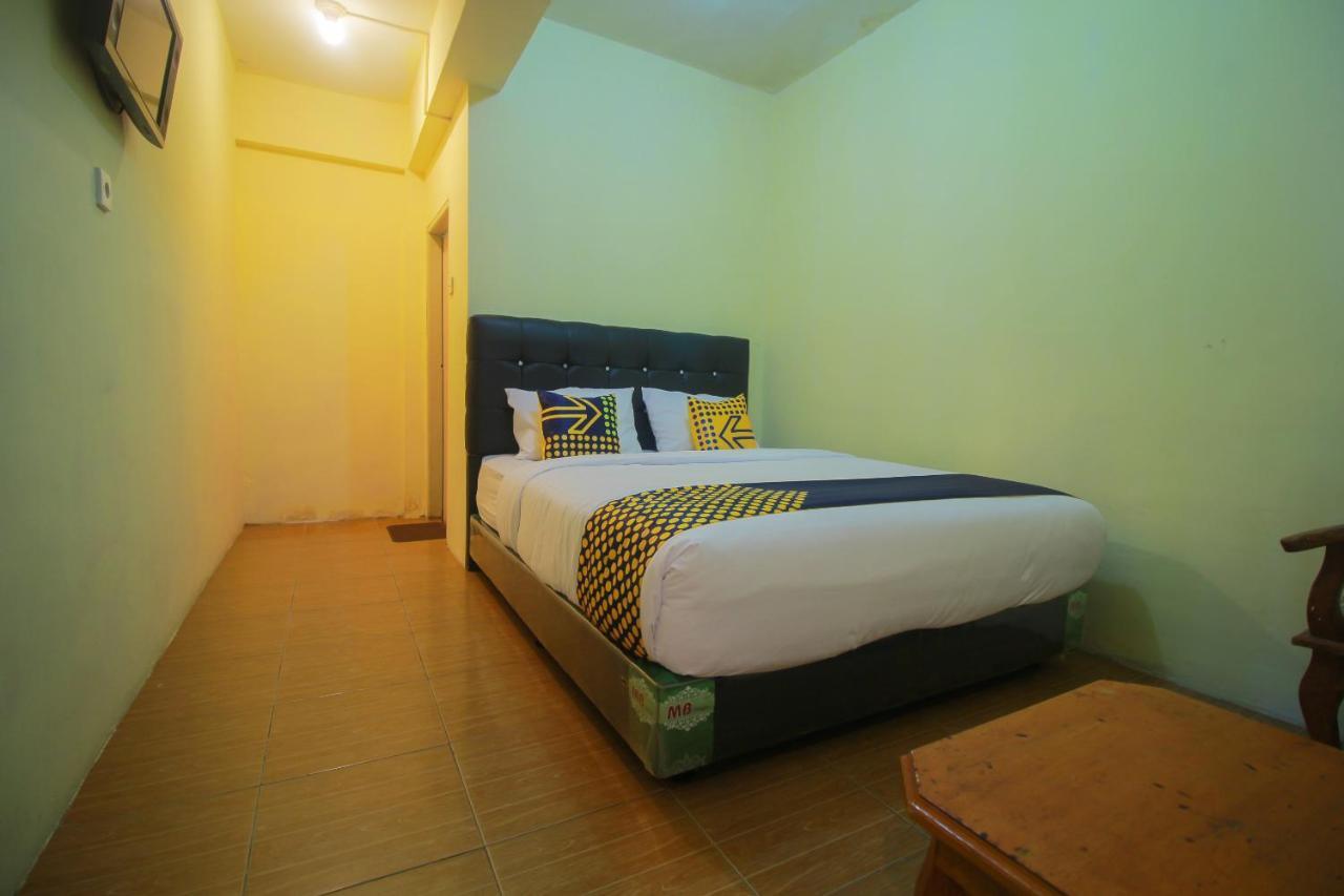 SPOT ON 2305 Andys Nur Penginapan Dumai Bagian luar foto