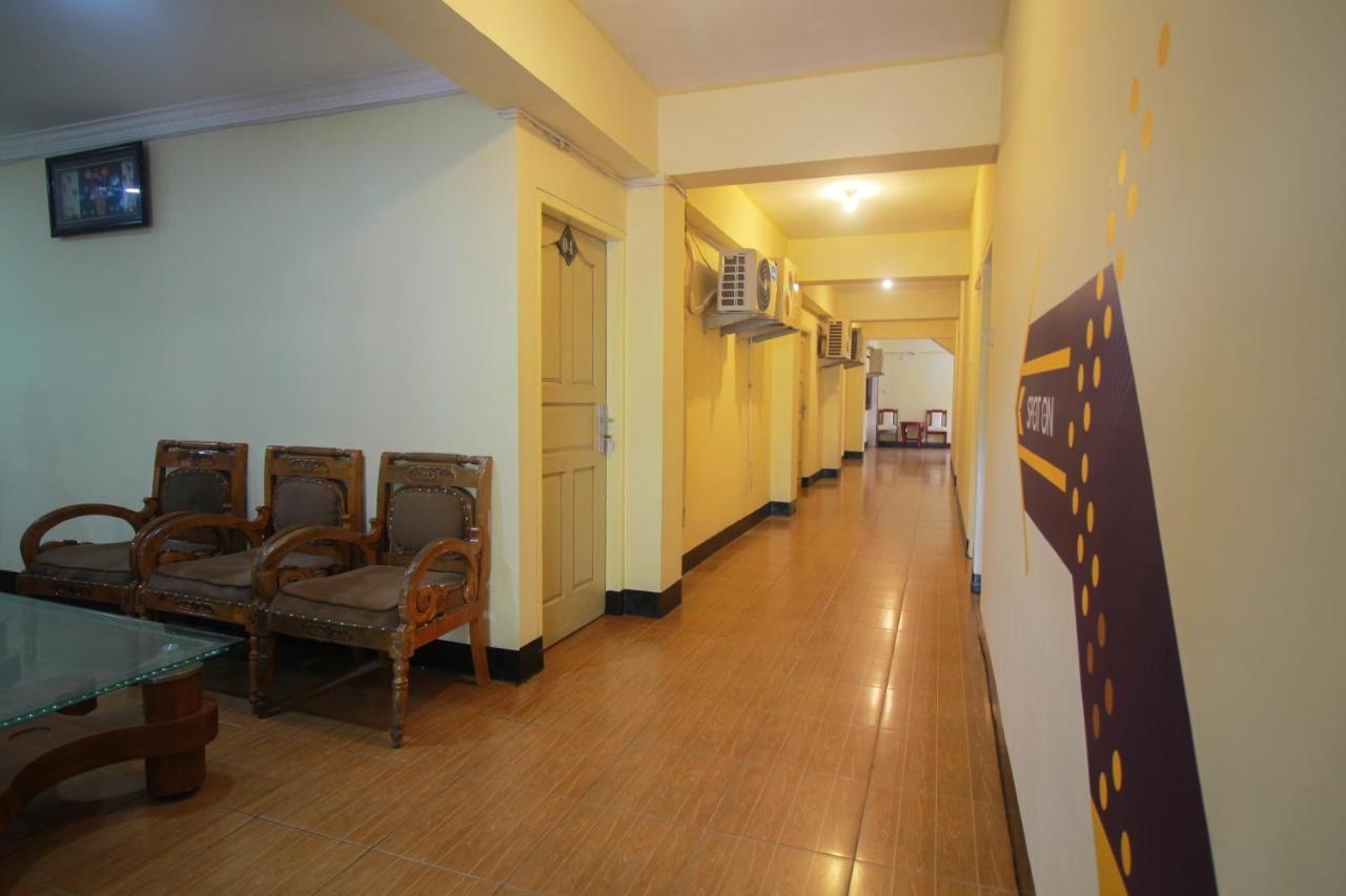 SPOT ON 2305 Andys Nur Penginapan Dumai Bagian luar foto